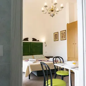 https://casa-di-nonna-peppina.taorminaitalyhotels.com